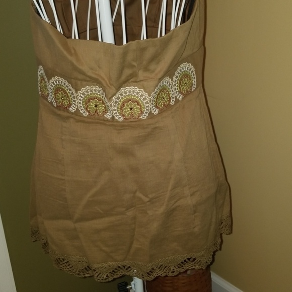 Lovely Halter Style Top - Picture 7 of 8